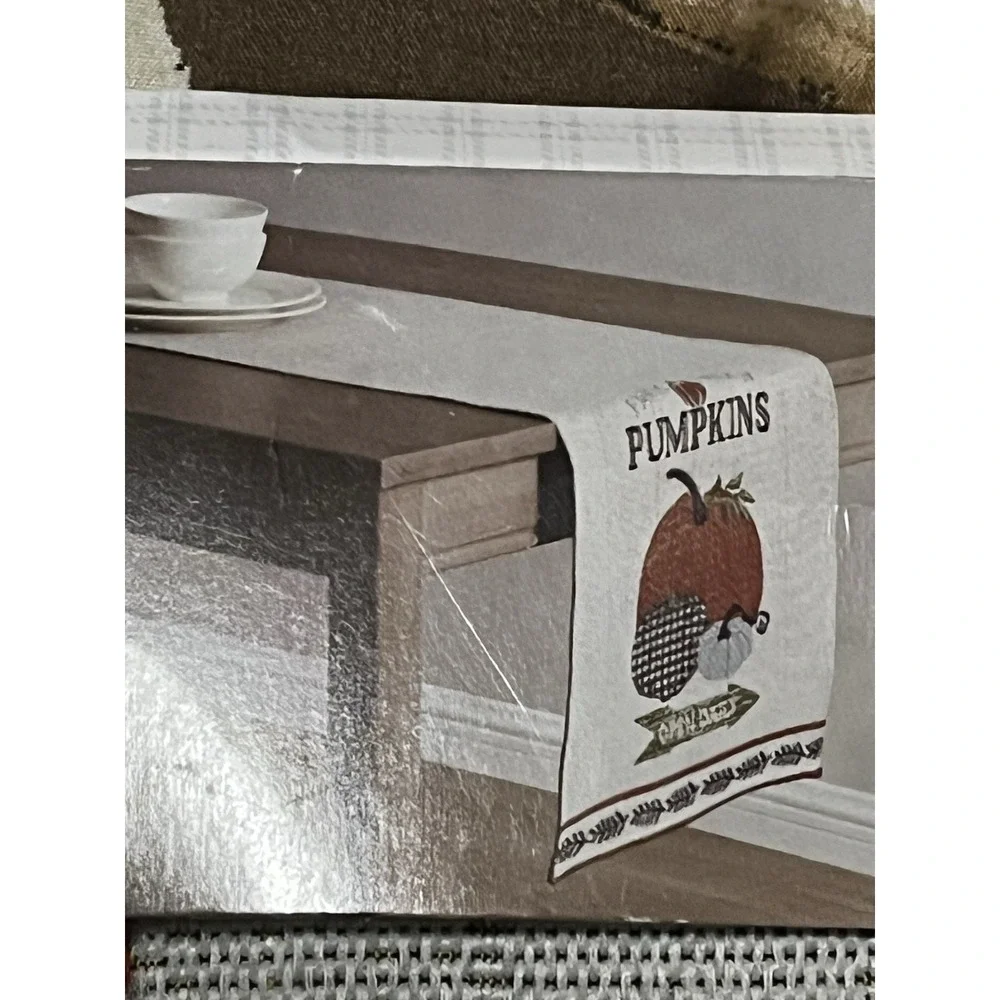 Perfect Harvest Farm Fresh Pumpkins Open Daily Tapestry Table Runner NEW 13
